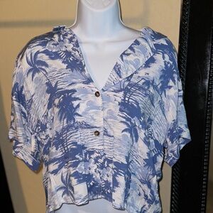Cropped Hollister Hawaiian shirt